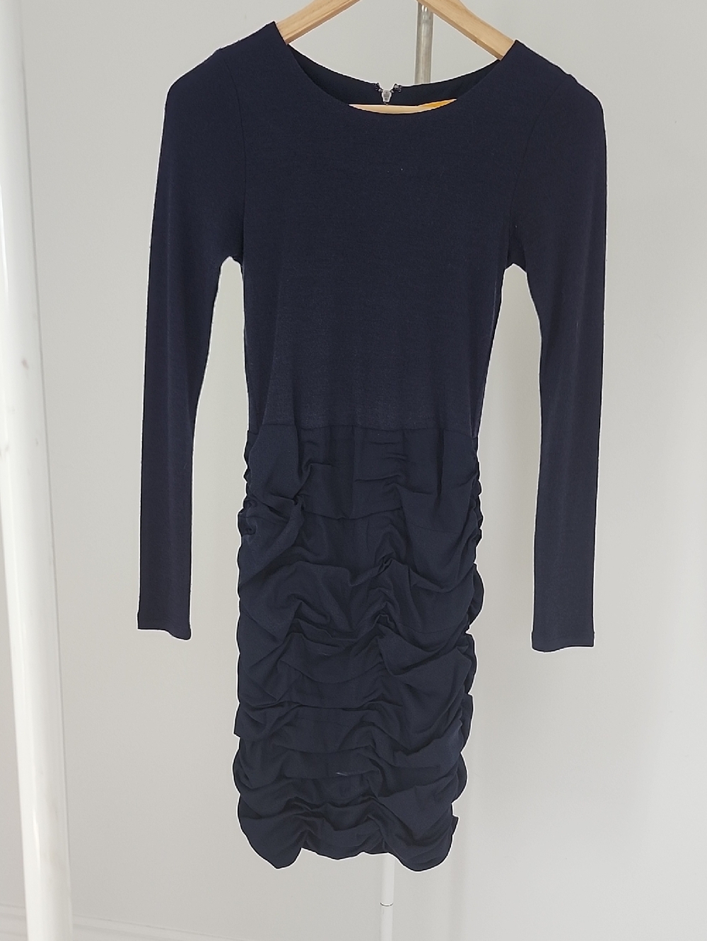 Alice + Olivia Navy Long Sleeve Ruched Sheath Dress